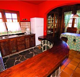 4 Bedroom Stone Villa near Ingenio, sleeps 6