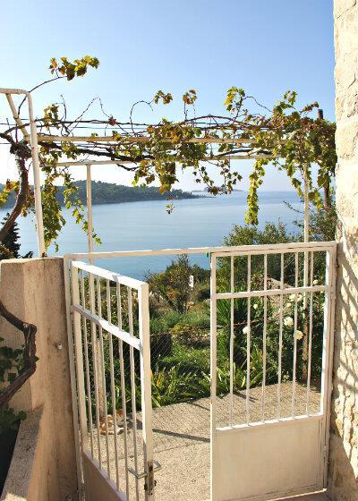 Beachfront villa in Cavtat, photograph 19