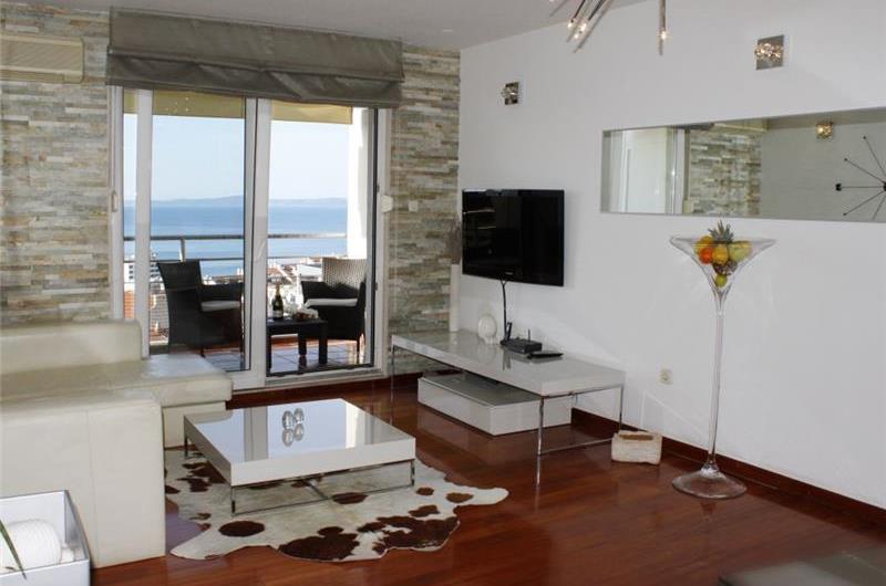 Penthouse apartment in Split city near beach with sea views. Sleeps 6