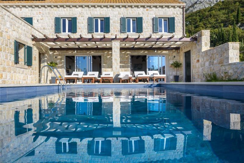 Sea-view villa in Konavle, photograph 1