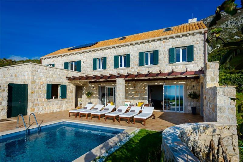 Sea-view villa in Konavle, photograph 3