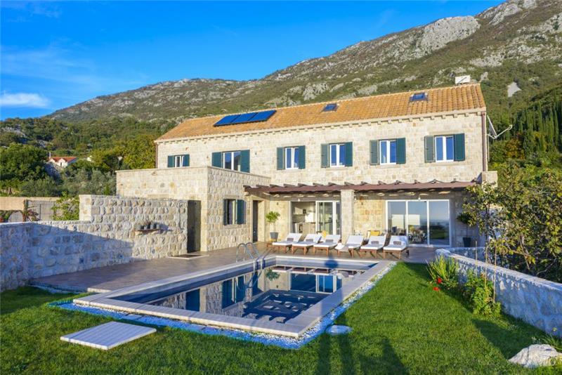 Sea-view villa in Konavle, photograph 4