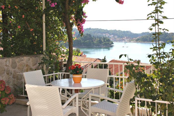 Beachfront villa in Cavtat, photograph 17