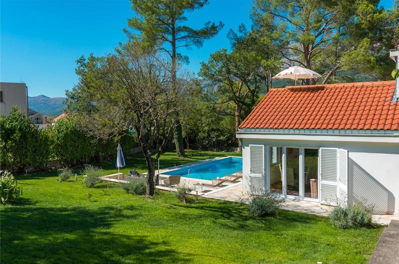 4 Bedroom Villa with Pool and Large Gardens near Dubrovnik, Sleeps 8