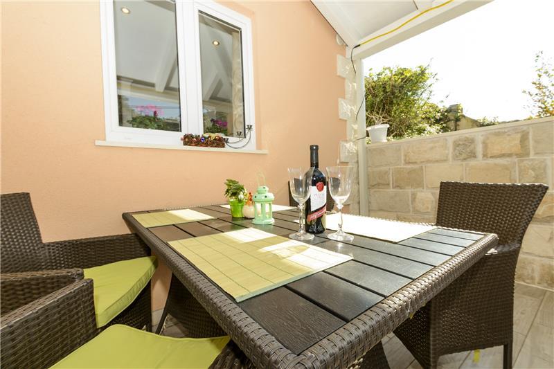 Beachfront villa in Cavtat, photograph 15