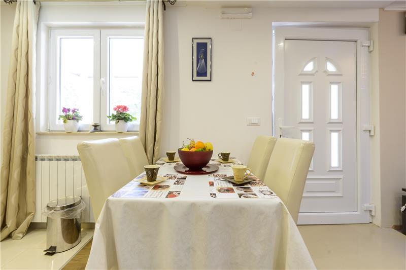 Beachfront villa in Cavtat, photograph 4