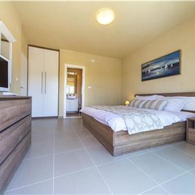 5 Bedroom Brac Island Villa with Pool in Seaside Village of Povlja, sleeps 10-12