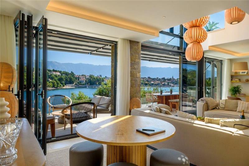 Sea-view villa in Sumartin, photograph 23