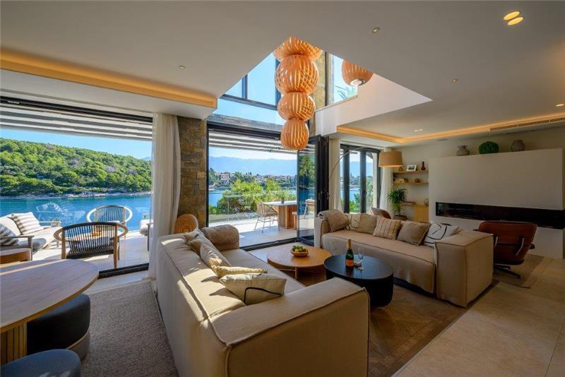 Sea-view villa in Sumartin, photograph 7