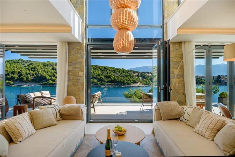 Sea-view villa in Sumartin, photograph 5