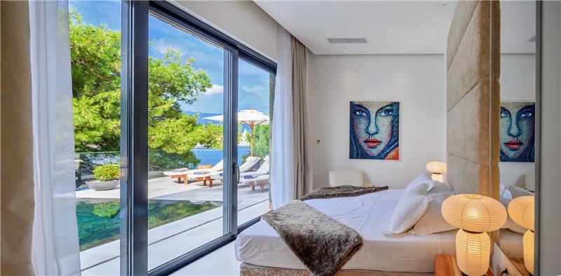 Spectacular 4 Bedroom Luxury Villa with Infinity Pool on Brac Island, sleeps 8