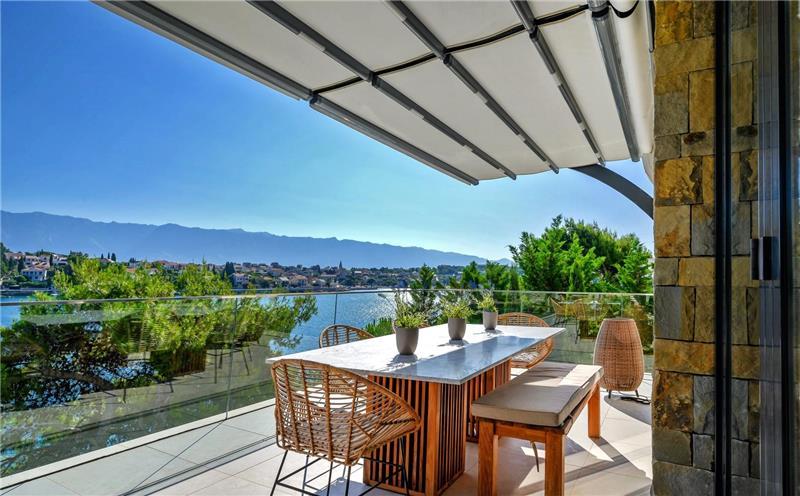 Spectacular 4 Bedroom Luxury Villa with Infinity Pool on Brac Island, sleeps 8