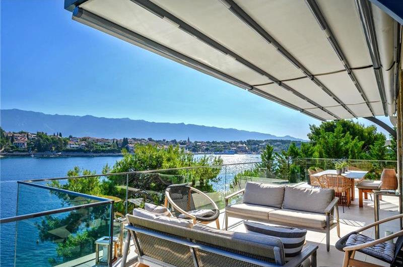 Spectacular 4 Bedroom Luxury Villa with Infinity Pool on Brac Island, sleeps 8