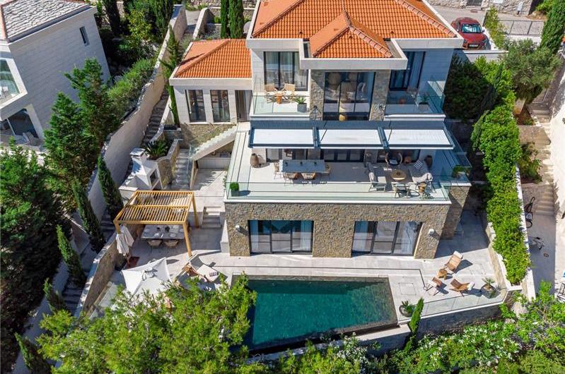 Spectacular 4 Bedroom Luxury Villa with Infinity Pool on Brac Island, sleeps 8