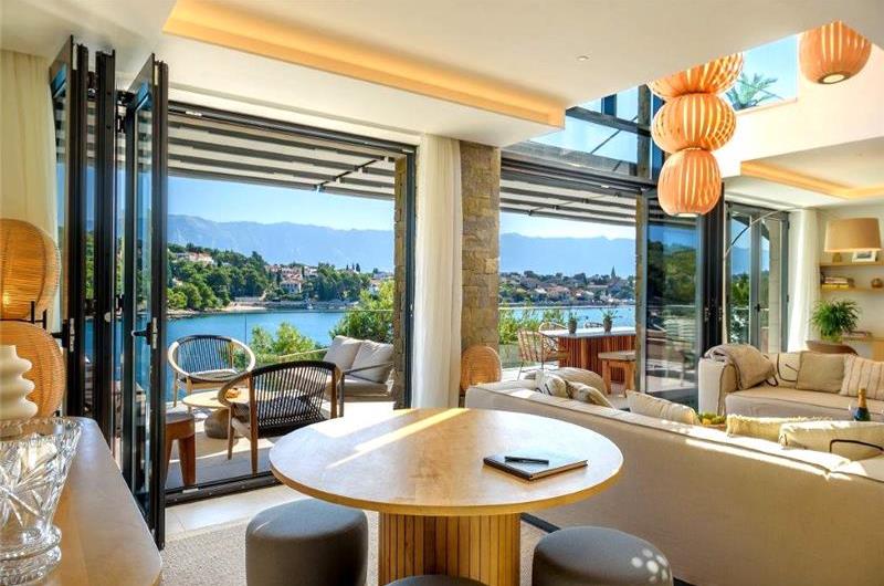 Spectacular 4 Bedroom Luxury Villa with Infinity Pool on Brac Island, sleeps 8