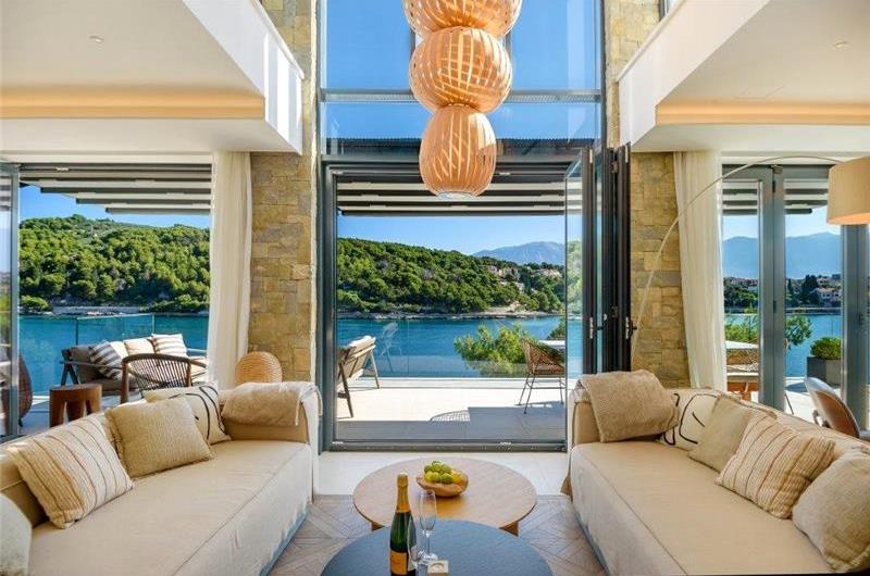 Spectacular 4 Bedroom Luxury Villa with Infinity Pool on Brac Island, sleeps 8
