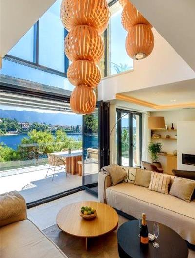 Spectacular 4 Bedroom Luxury Villa with Infinity Pool on Brac Island, sleeps 8