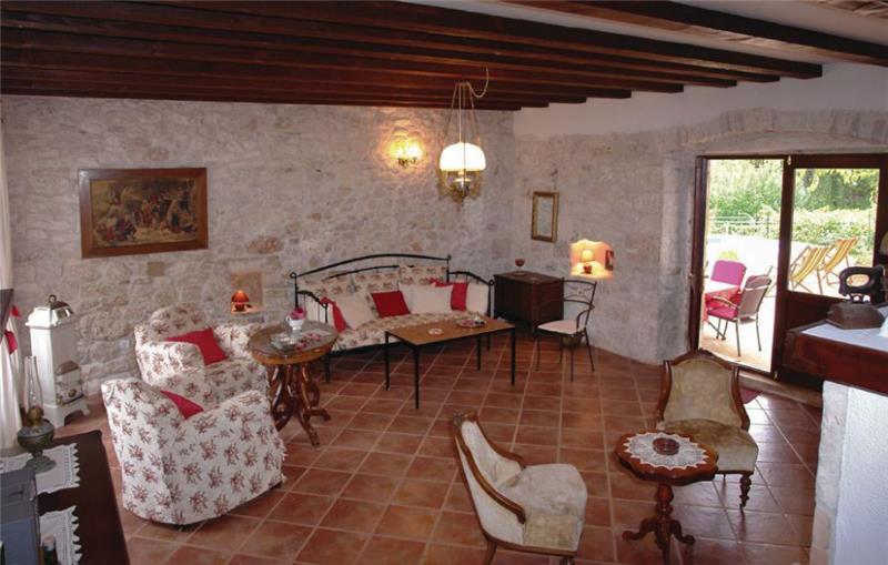 Villa in Nerezisca, photograph 10