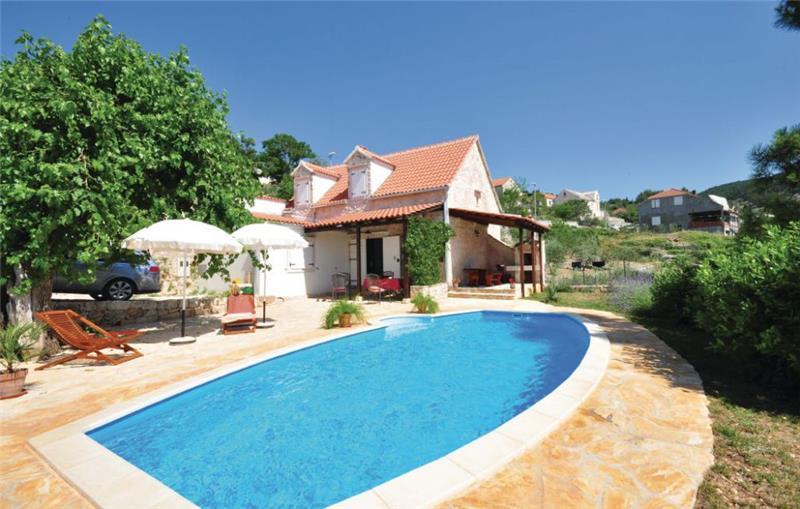 Villa in Nerezisca, photograph 2