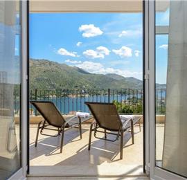 3 bedroom Villa with Pool and Sea Views in Zaton Mali, near Dubrovnik - sleeps 6-8