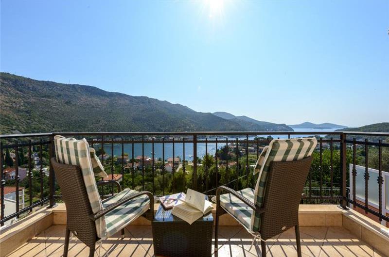 3 bedroom Villa with Pool and Sea Views in Zaton Mali, near Dubrovnik - sleeps 6