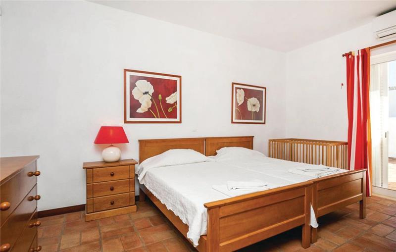 Villa in Gale, photograph 11