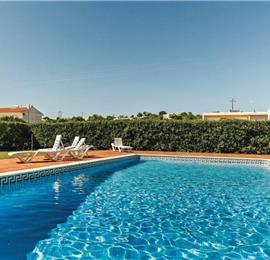 3 Bedroom Villa with Pool near Praia dos Salgados, sleeps 6