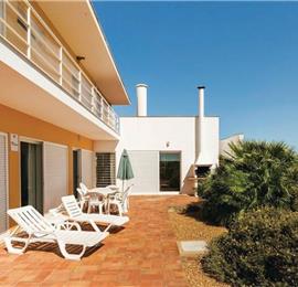 3 Bedroom Villa with Pool near Praia dos Salgados, sleeps 6