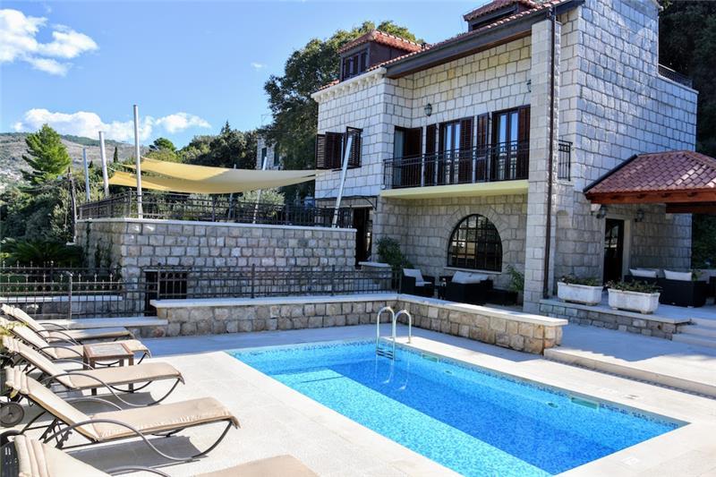 Beachfront villa in Gruz-Lapad, photograph 4