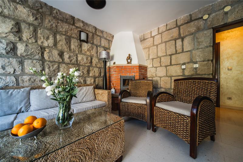 Beachfront villa in Gruz-Lapad, photograph 18