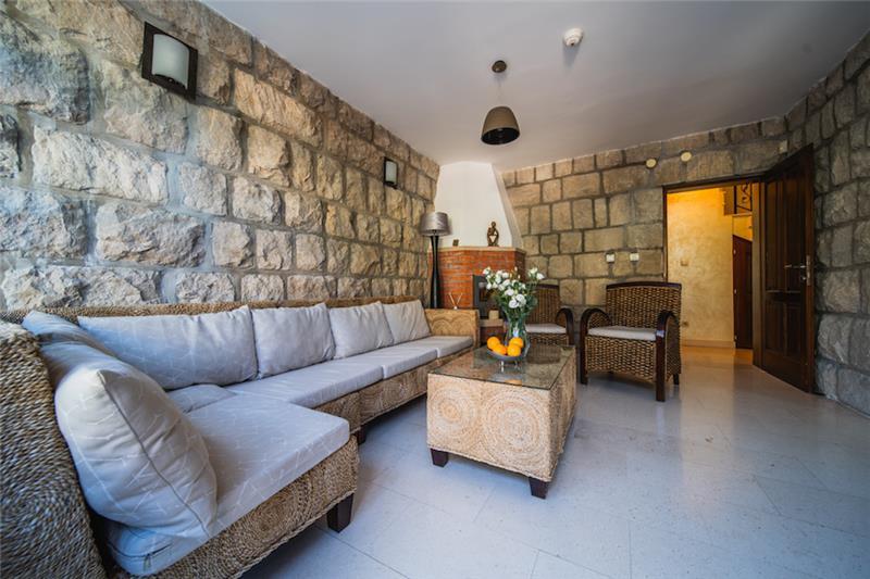 Beachfront villa in Gruz-Lapad, photograph 17