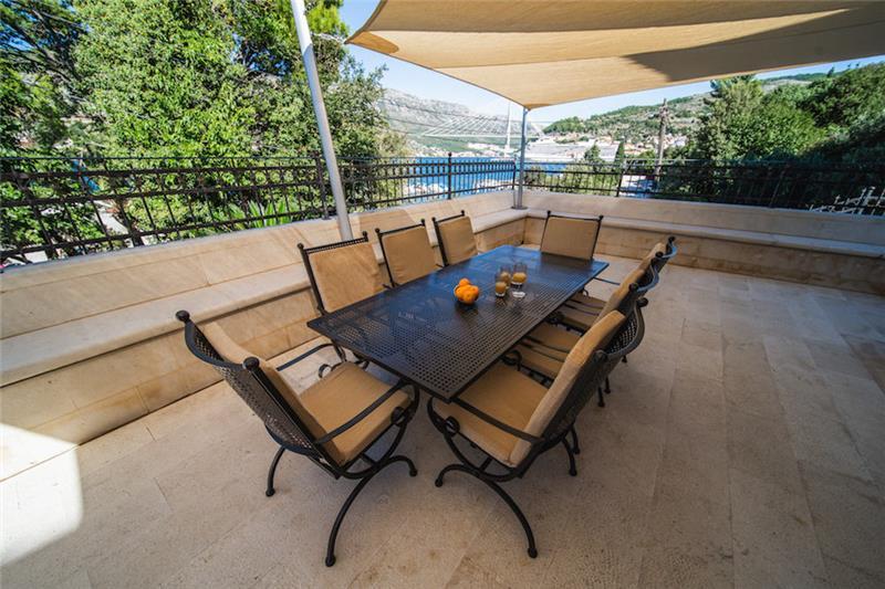 Beachfront villa in Gruz-Lapad, photograph 10