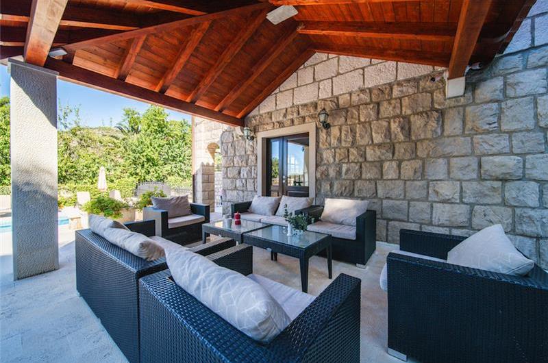 Spacious 5 bedroom villa with Pool in Gruz-Lapad, Sleeps 9