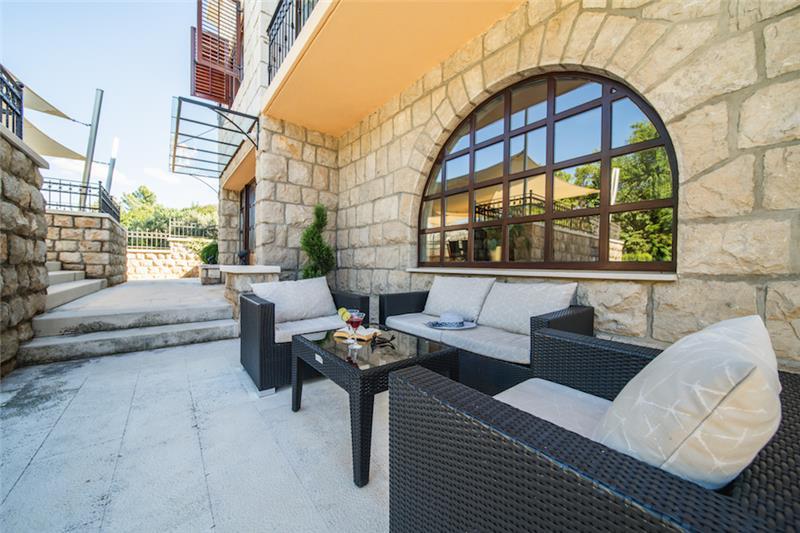Beachfront villa in Gruz-Lapad, photograph 6
