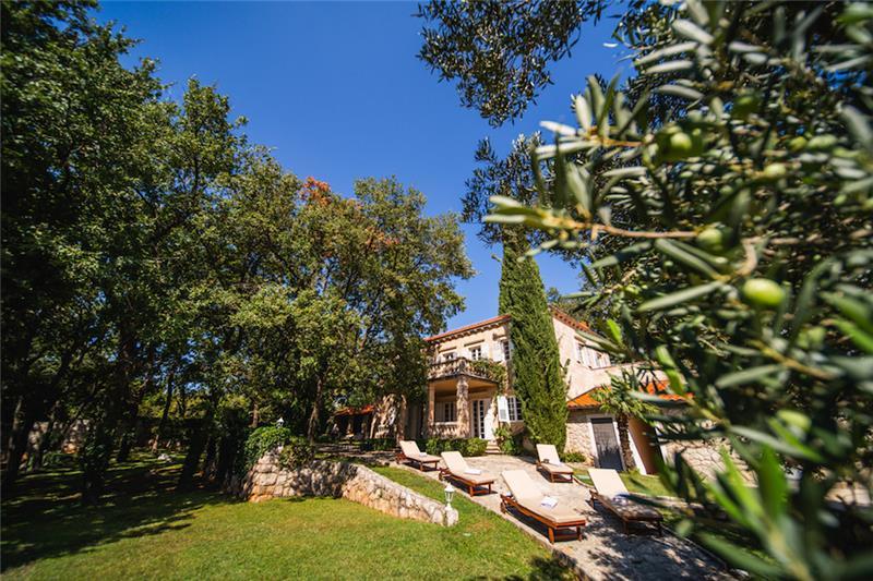 Villa in Cilipi, photograph 2