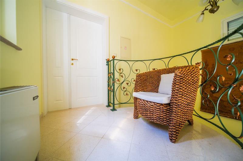 4 bedroom Villa with Heated Pool and Large Garden in Cilipi, near Dubrovnik - sleeps 8