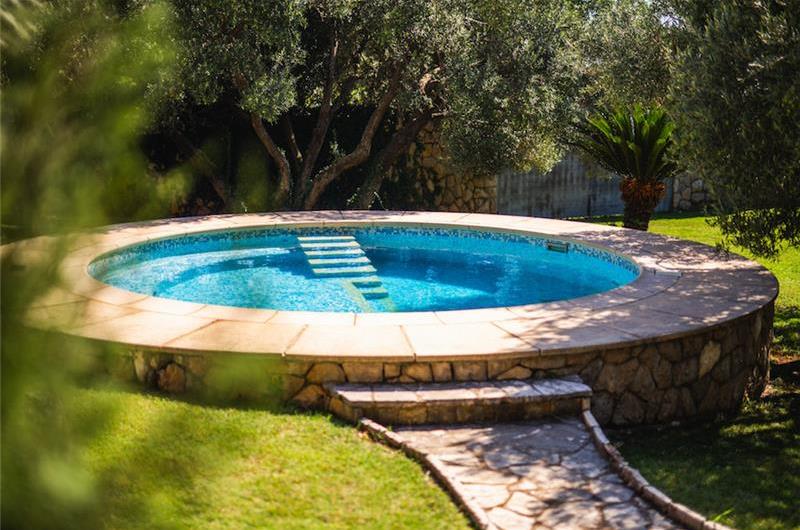 4 bedroom Villa with Heated Pool and Large Garden in Cilipi, near Dubrovnik - sleeps 8