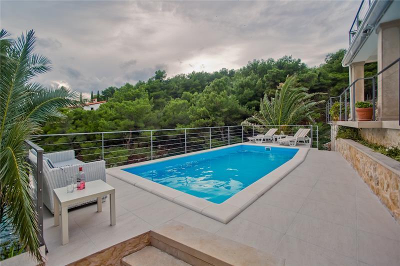 Beachfront villa in Hvar Town, photograph 4