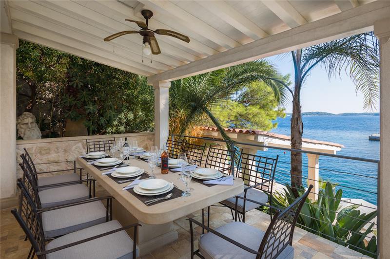 Beachfront villa in Hvar Town, photograph 13