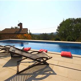 3 Bedroom traditional Istrian Villa with Pool and Rovinj views, sleeps 6-8