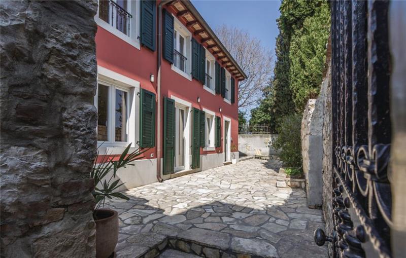 Villa in Rovinj, photograph 1