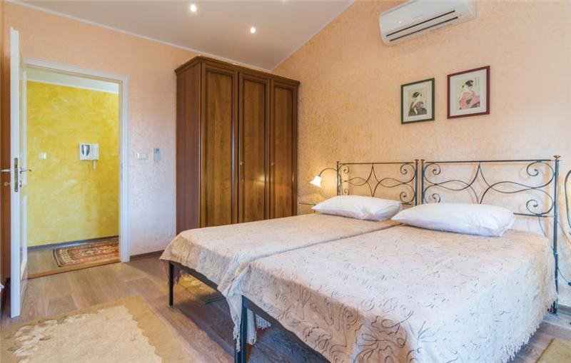 Villa in Rovinj, photograph 14