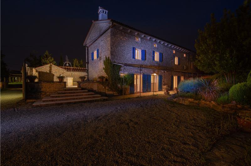 5 Bedroom Istrian Villa Estate with Large Pool and Gardens near Barban, Sleeps 12