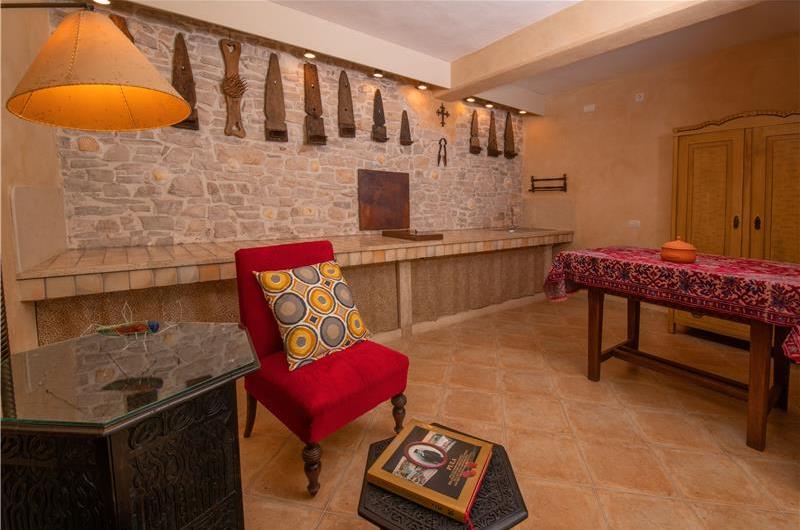 5 Bedroom Istrian Villa Estate with Large Pool and Gardens near Barban, Sleeps 12