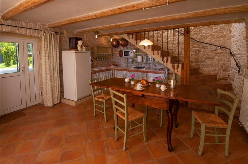 5 Bedroom Istrian Villa Estate with Large Pool and Gardens near Barban, Sleeps 12