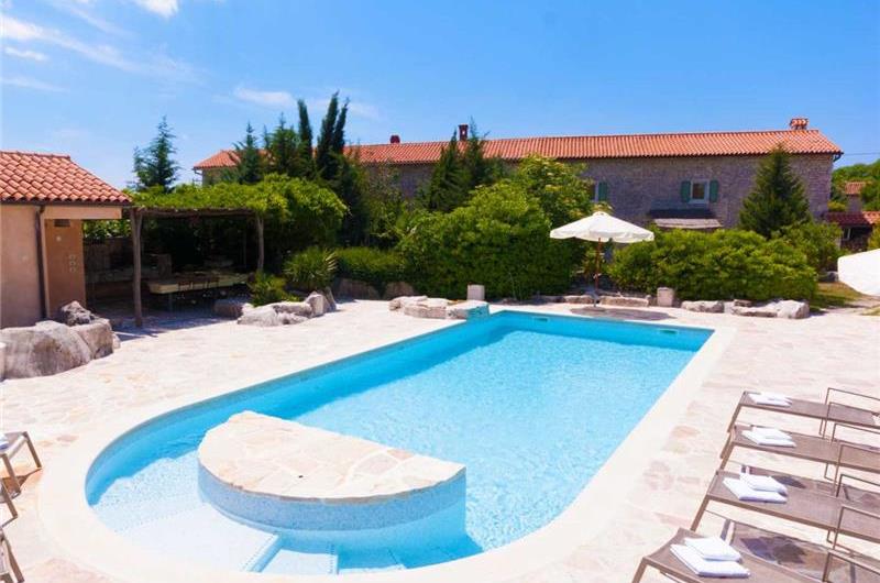 5 Bedroom Istrian Villa Estate with Large Pool and Gardens near Barban, Sleeps 12