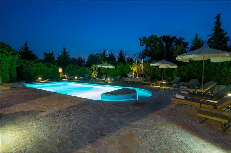 5 Bedroom Istrian Villa Estate with Large Pool and Gardens near Barban, Sleeps 12