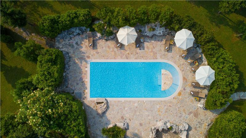 5 Bedroom Istrian Villa Estate with Large Pool and Gardens near Barban, Sleeps 12