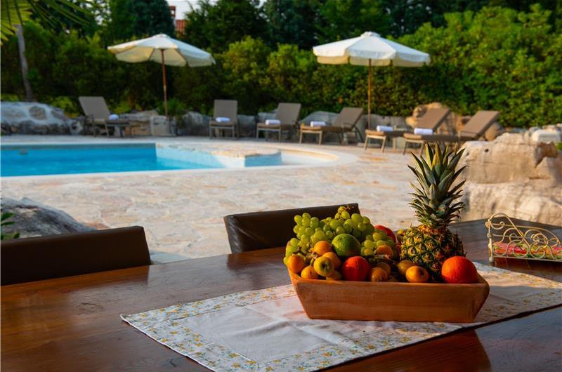 5 Bedroom Istrian Villa Estate with Large Pool and Gardens near Barban, Sleeps 12