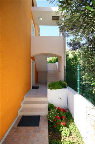 Sea-view villa in Rezevici, photograph 21